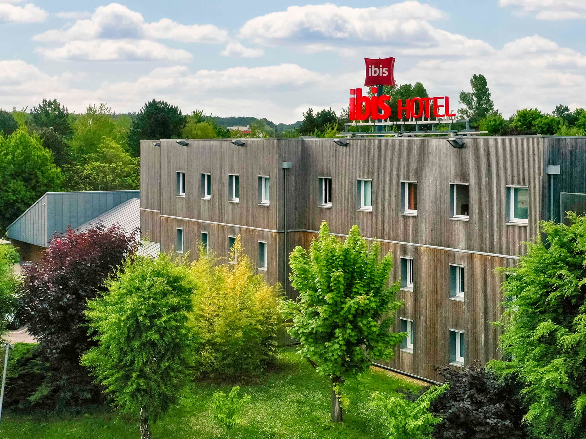 ibis Nemours