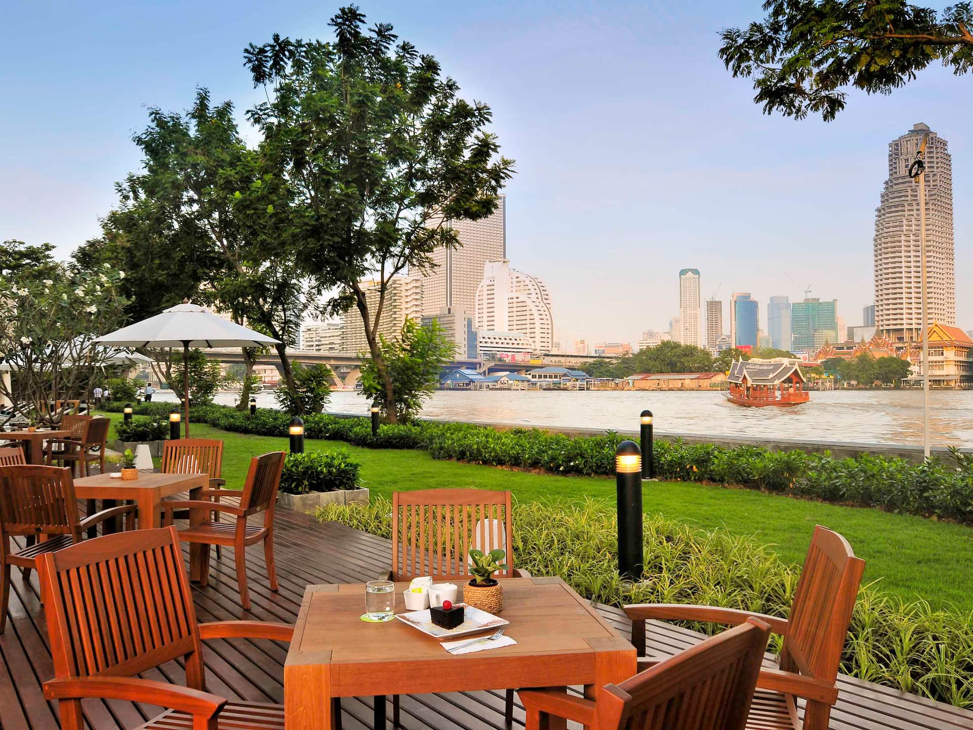 ibis Bangkok Riverside