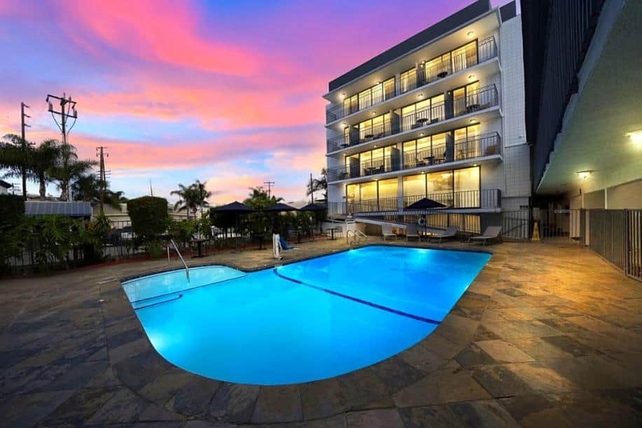 MC Pacific Inn & Suites