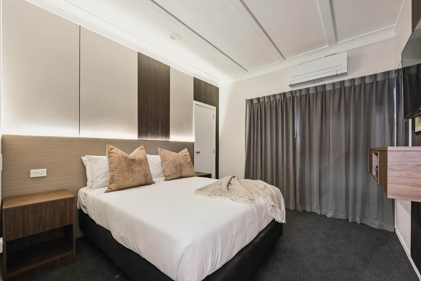Aroha Motel & Apartments