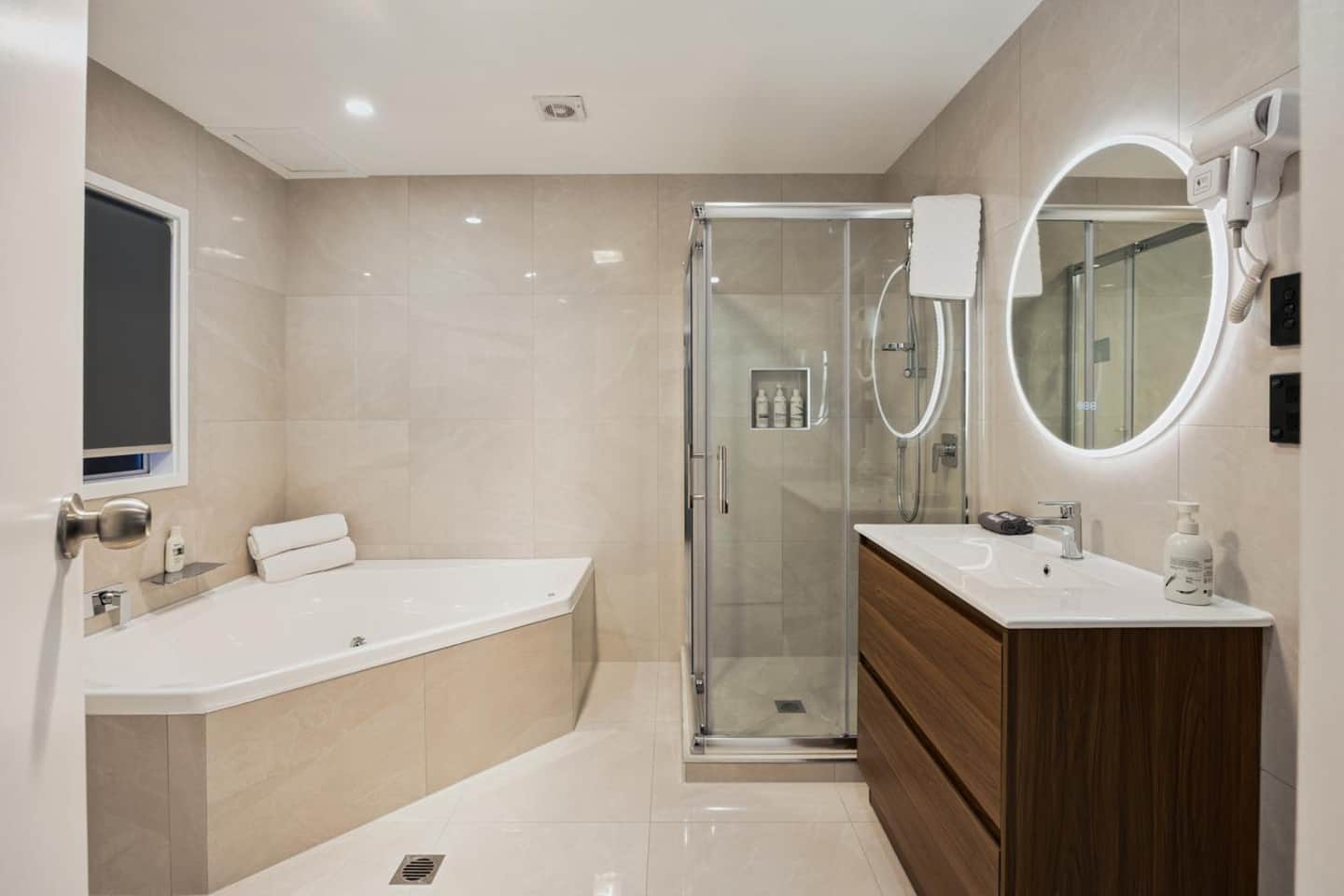 Aroha Motel & Apartments