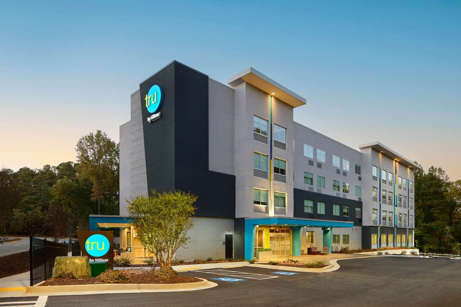 Tru by Hilton Atlanta Northlake Parkway