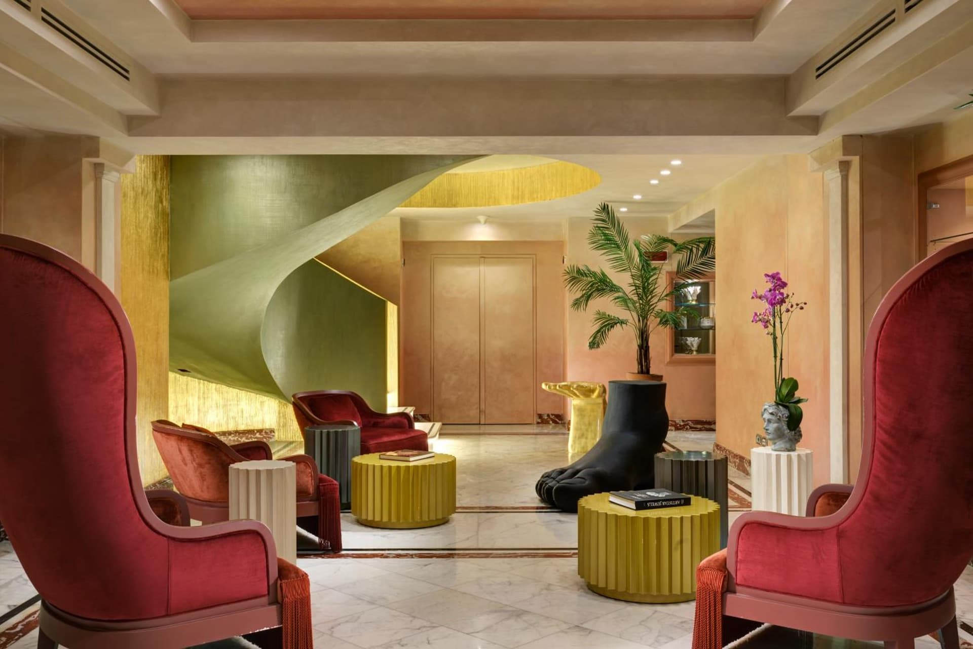 Leon's Place Hotel