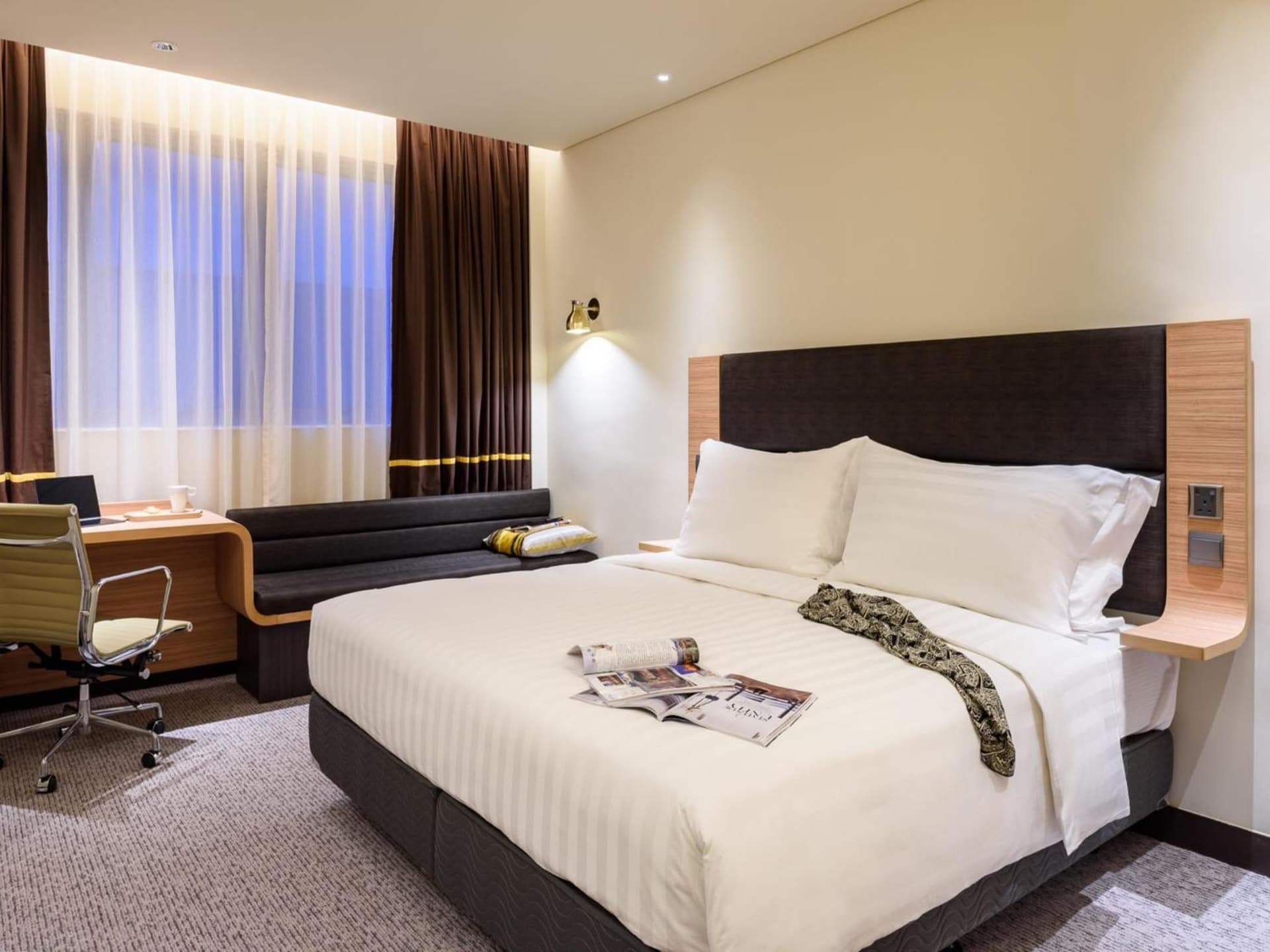 君立酒店 ( Camlux Hotel )