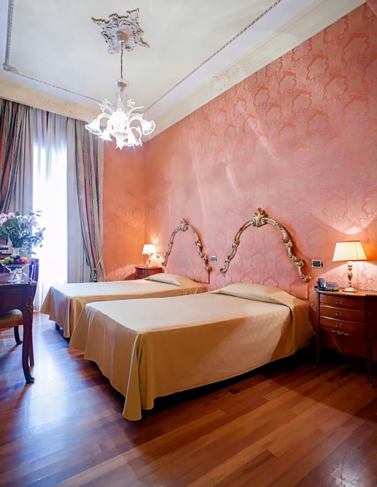 Hotel Des Epoques