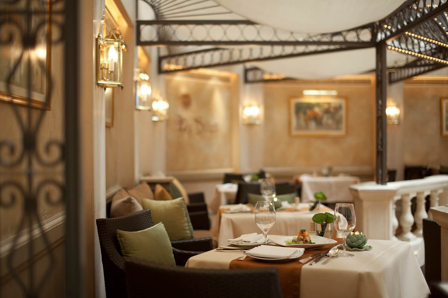 尖沙咀帝苑酒店 ( The Royal Garden Tsim Sha Tsui )