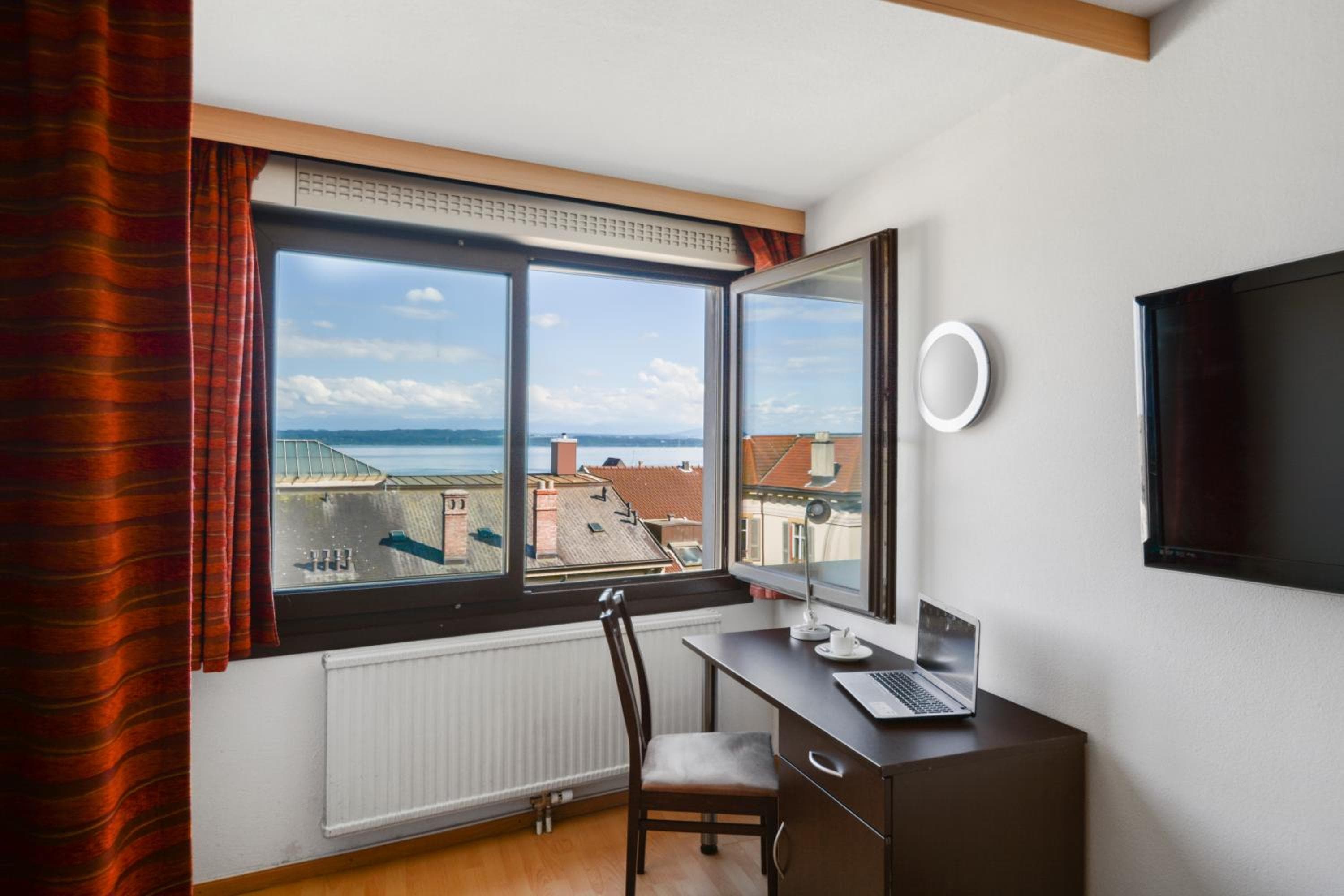 Neuchatel City Hotel