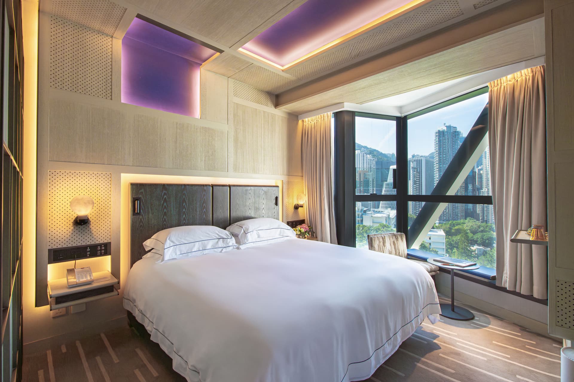 英皇駿景酒店 ( The Emperor Hotel )