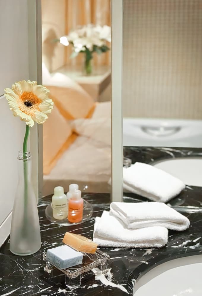 香港麗悅酒店 ( Cosmo Hotel Hong Kong )