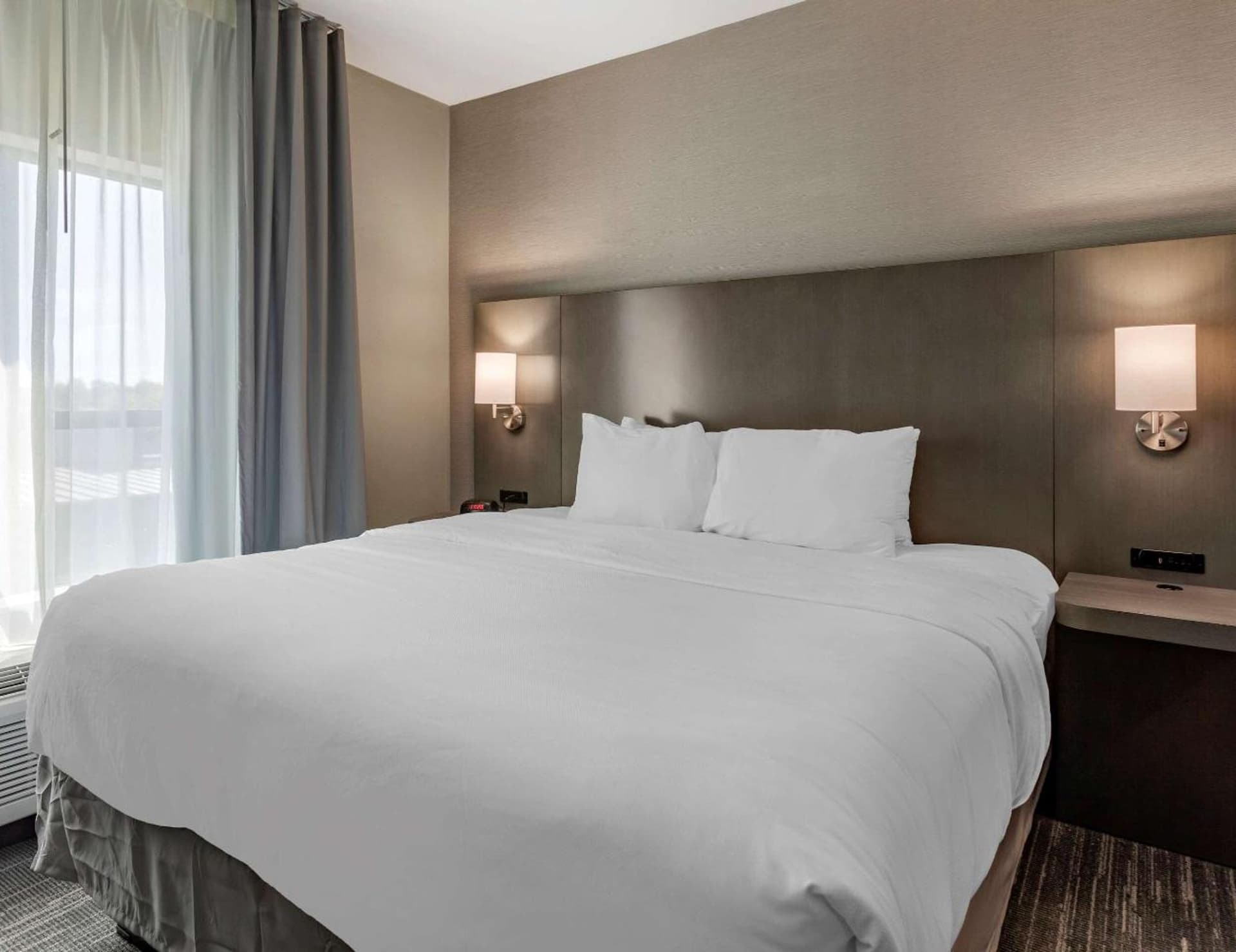 Comfort Inn & Suites