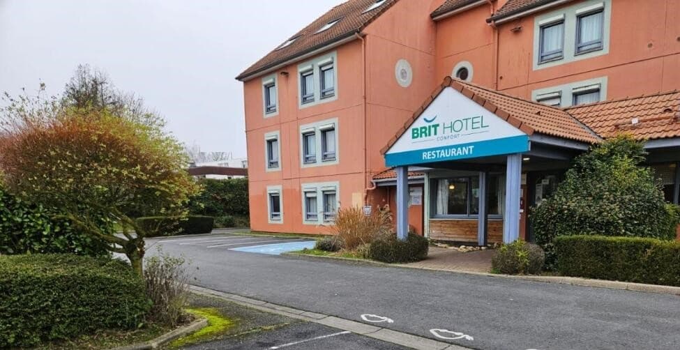 Brit Hotel Confort Cambrai