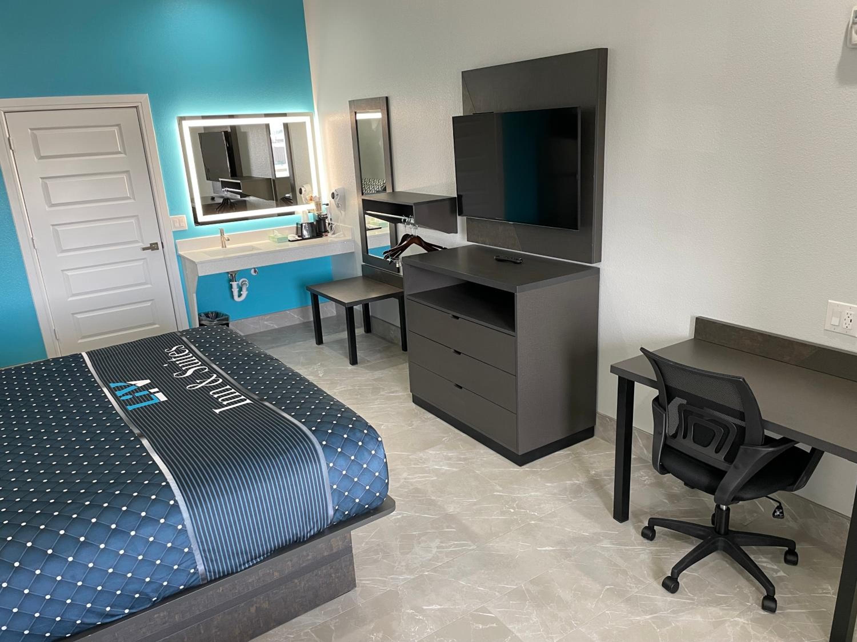 LiV Inn & Suites Houston