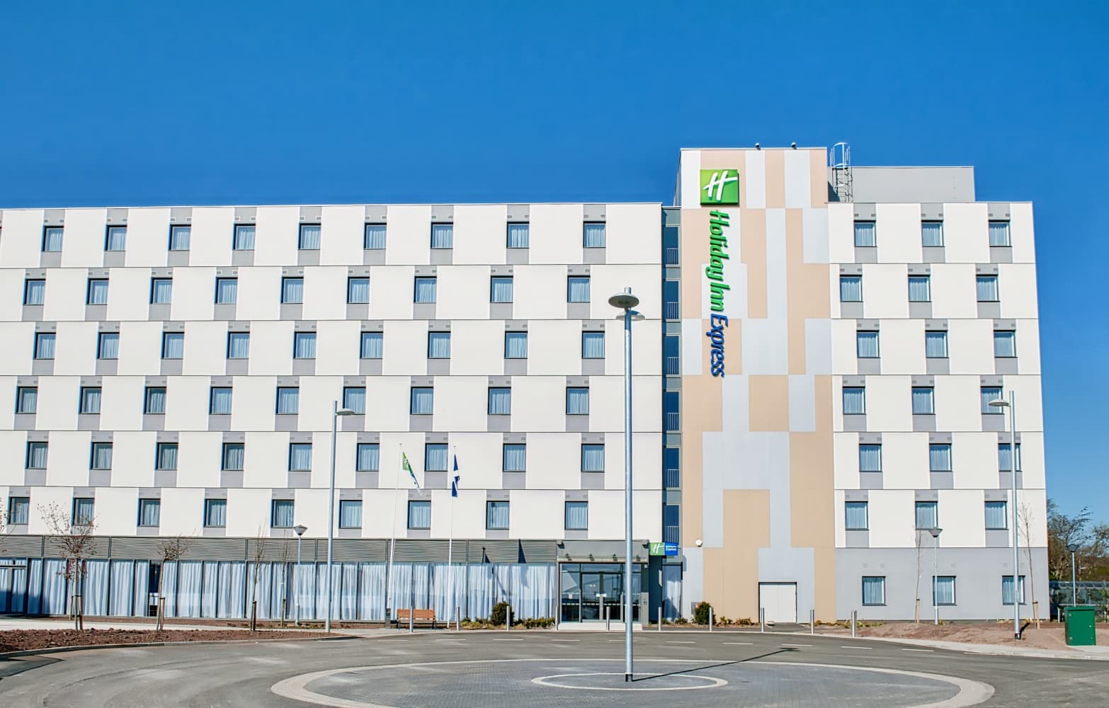 Holiday Inn Express Aberdeen Airport (old)