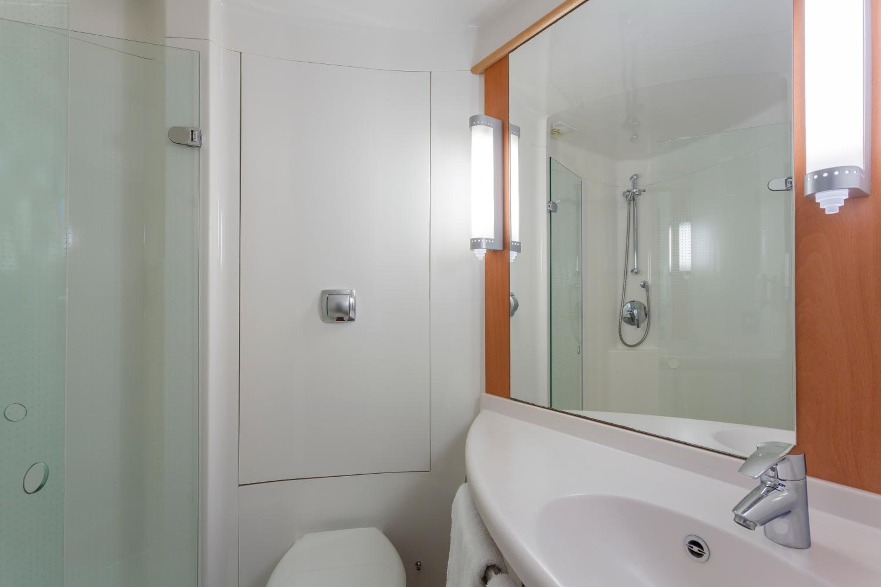 ibis Belfast City Centre