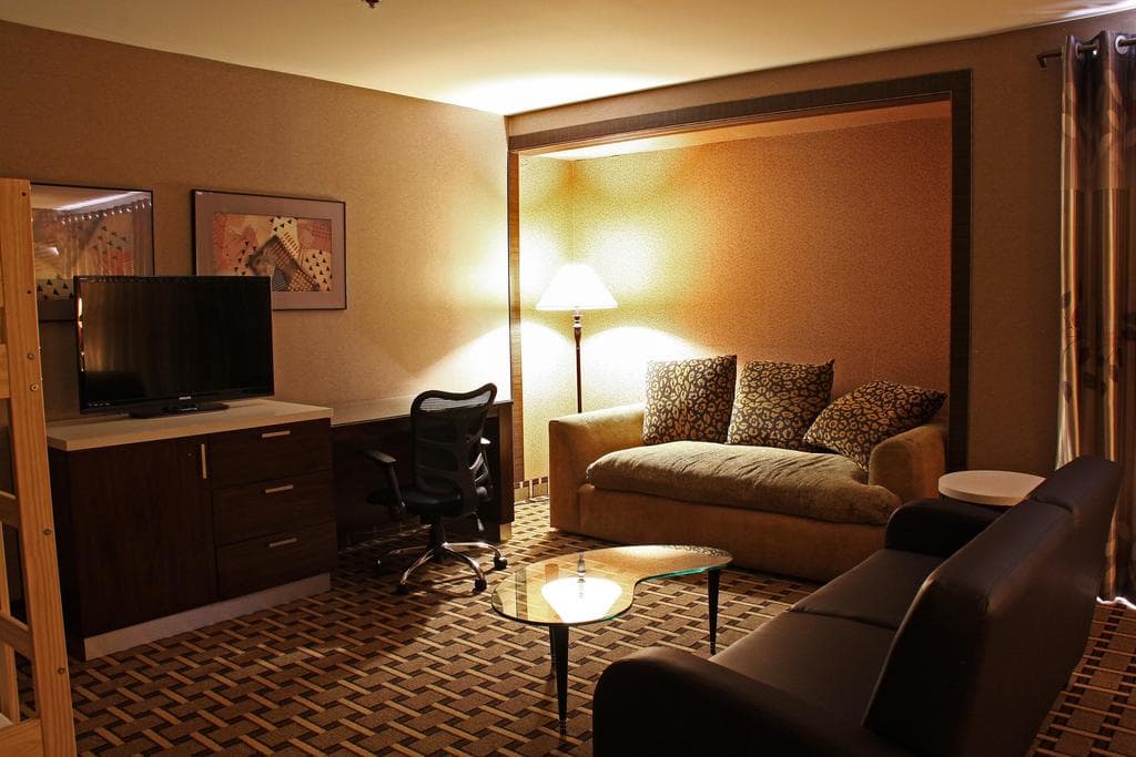 LA Crystal Hotel and Casino