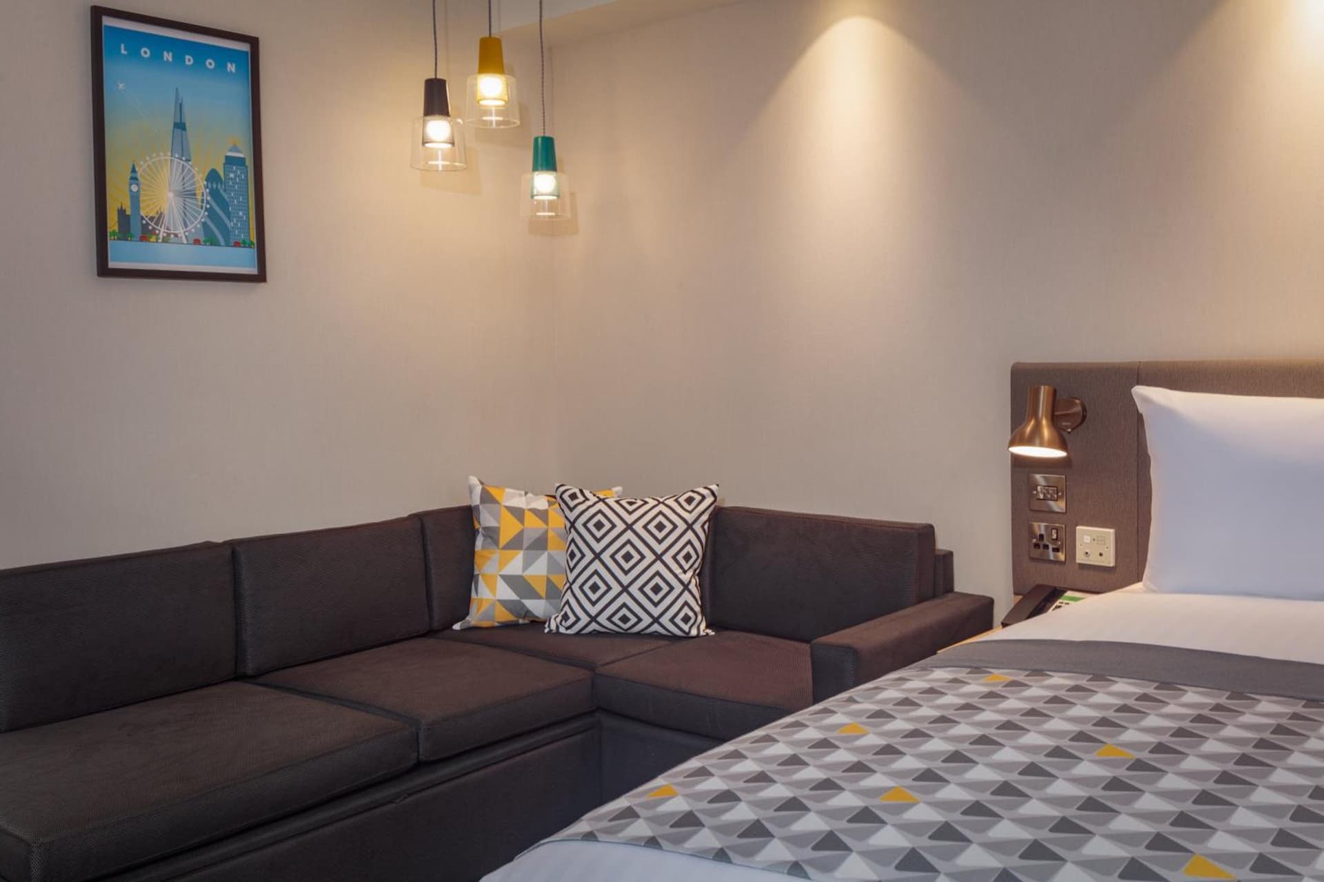 Holiday Inn London Heathrow - Bath Road by IHG