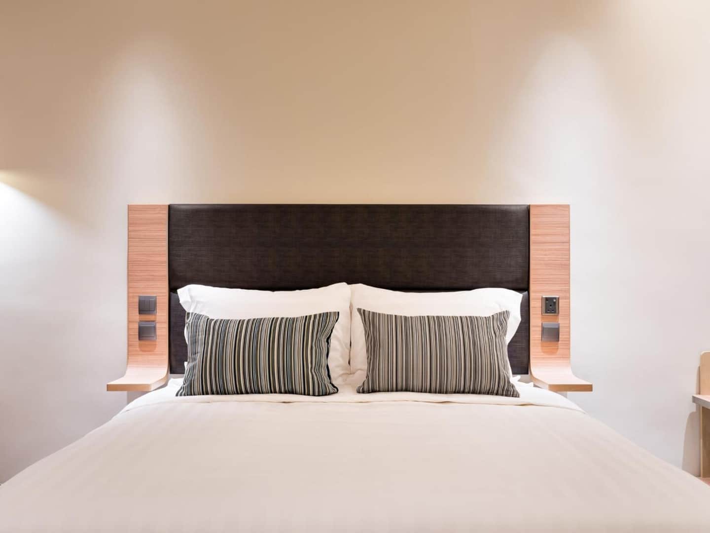 君立酒店 ( Camlux Hotel )