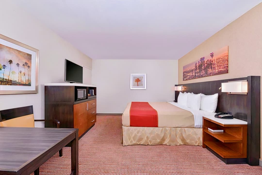 Best Western Royal Palace Inn and Suites LA