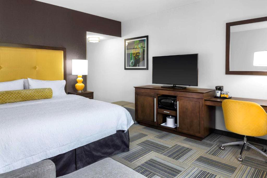 Hampton Inn & Suites Los Angeles/Hollywood