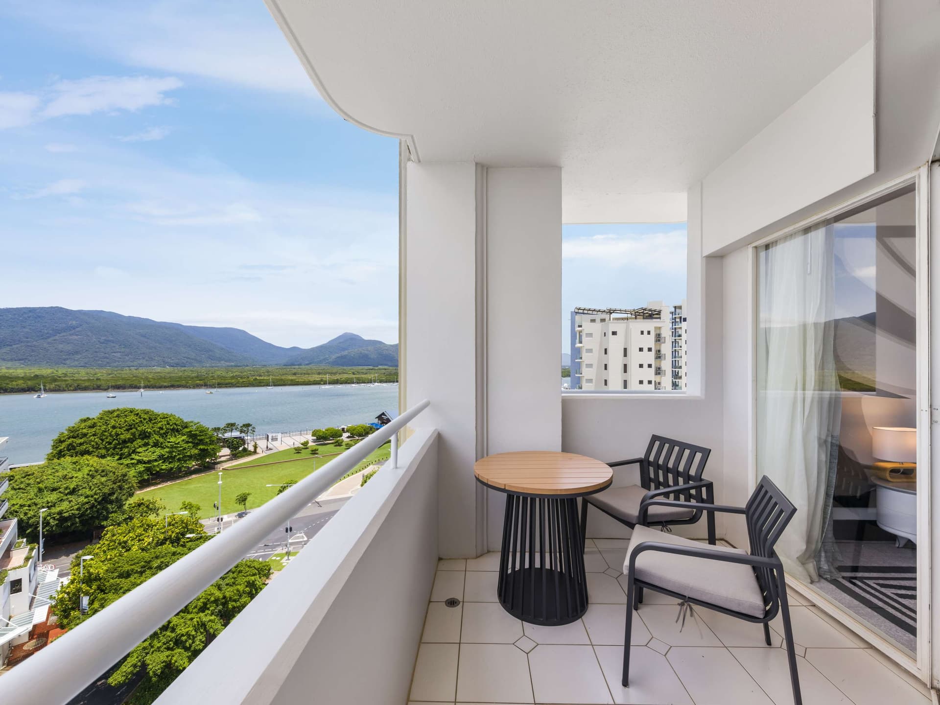 Pullman Cairns International