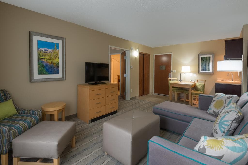 Holiday Inn Express & Suites Wheat Ridge-Denver West
