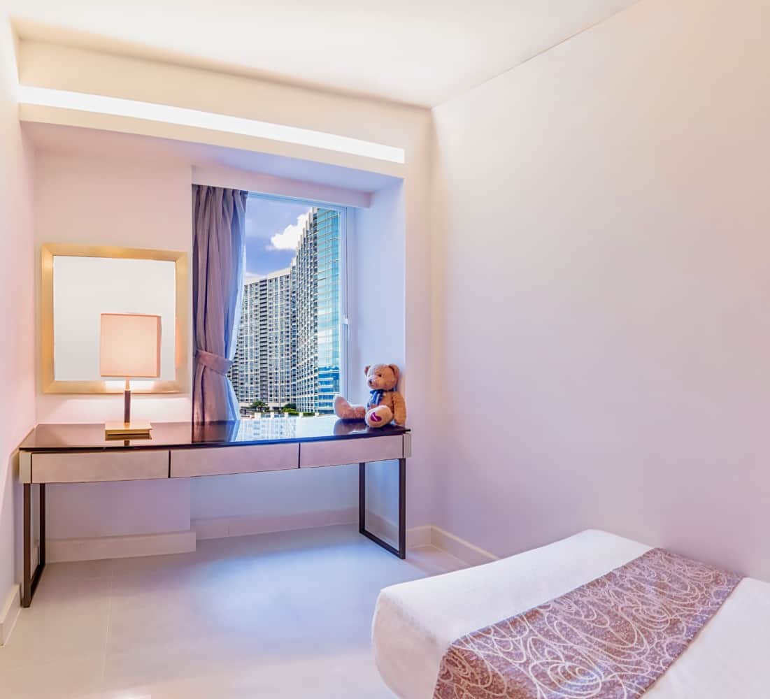 九龍海灣酒店 ( Kowloon Harbourfront Hotel )