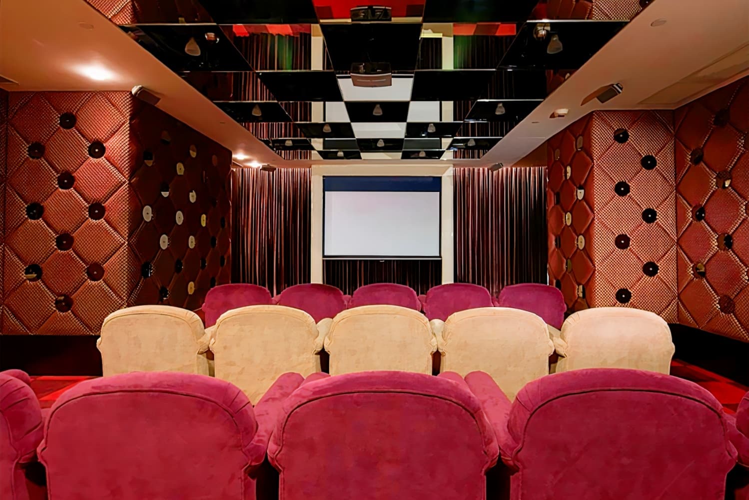 九龍海灣酒店 ( Kowloon Harbourfront Hotel )