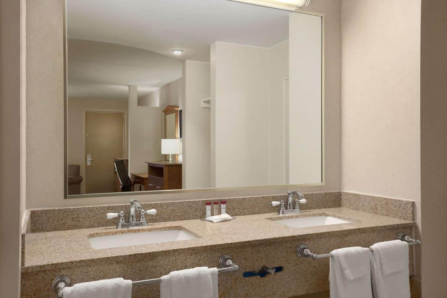 Ramada by Wyndham Rockville Centre