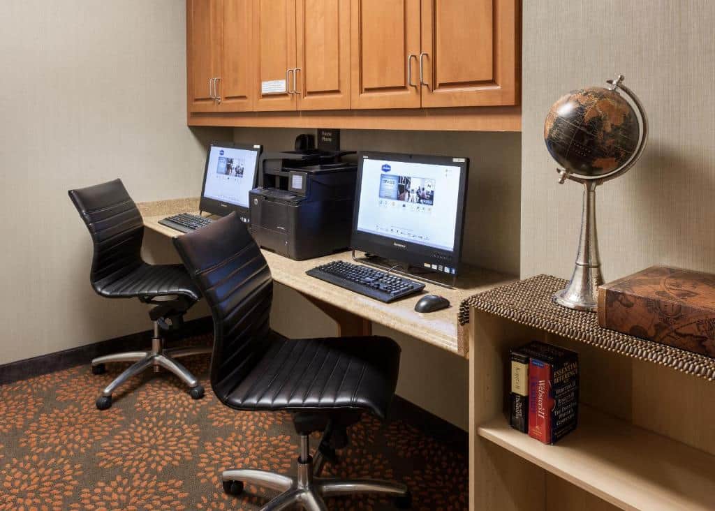 Hampton Inn & Suites St. Louis @ Forest Park