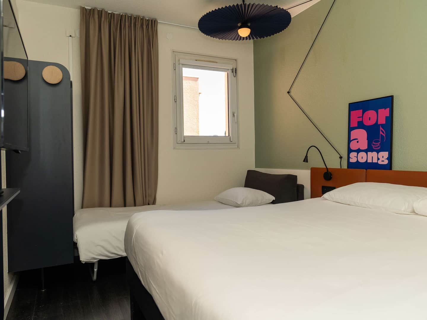 ibis Orange Centre Échangeur A7 A9
