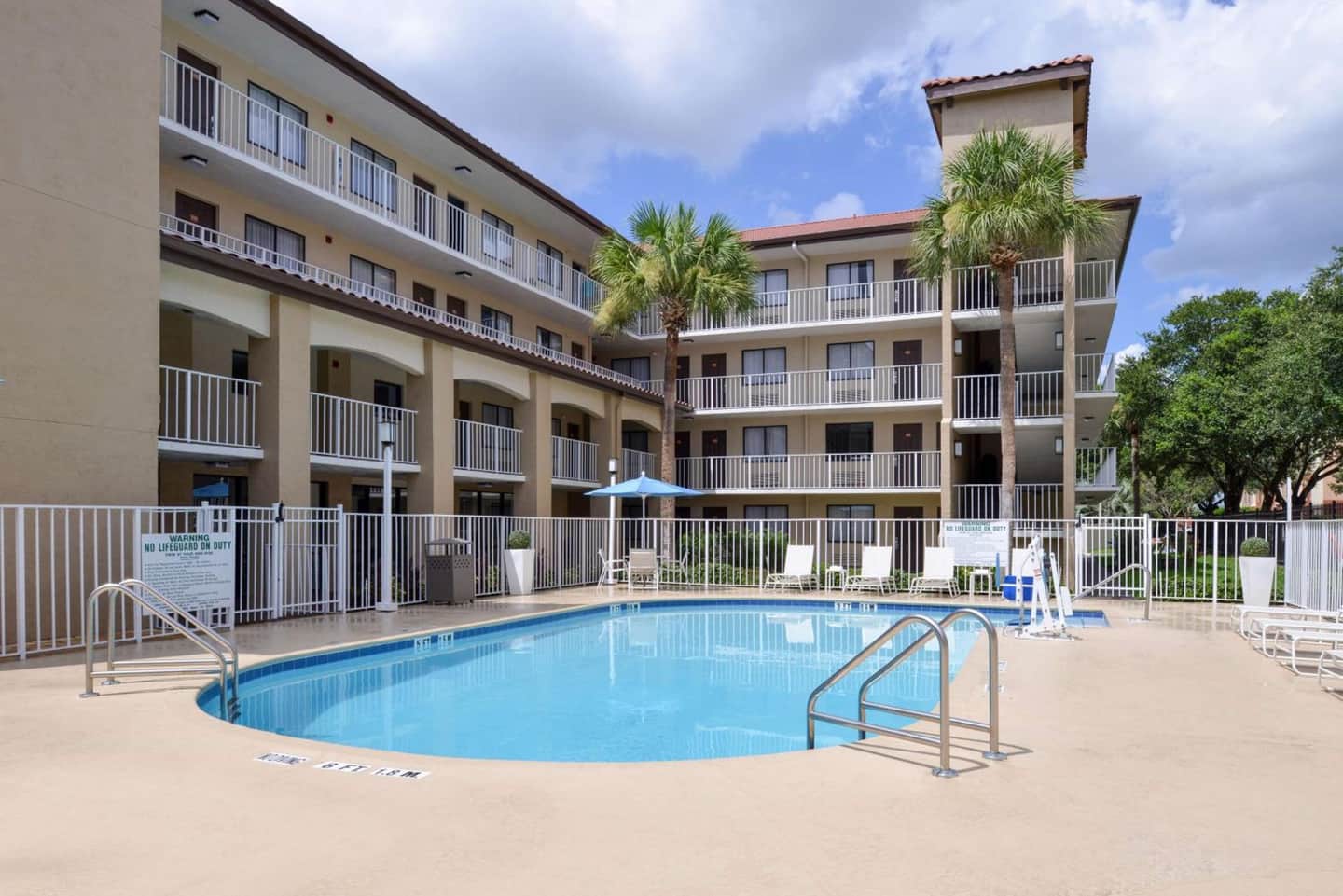 Mai Hana Hotel