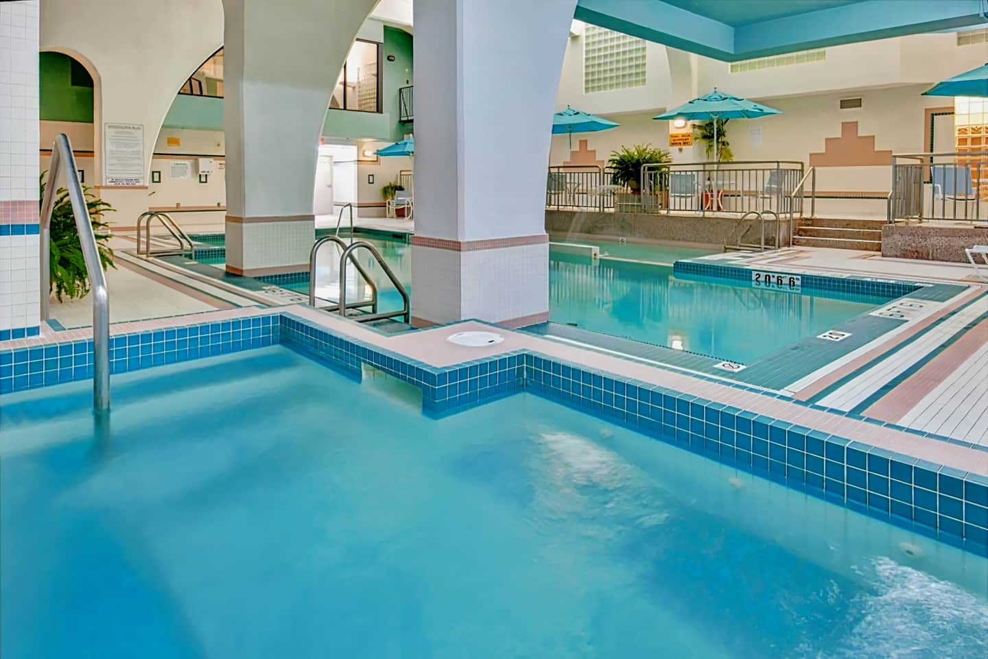 Holiday Inn & Suites Windsor – Ambassador Bridge
