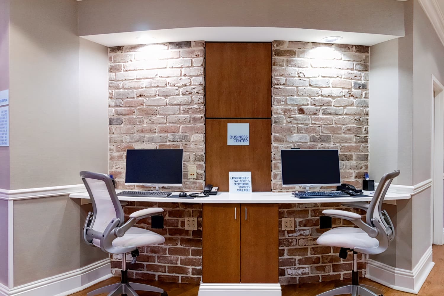 Holiday Inn Express Savannah Historic District