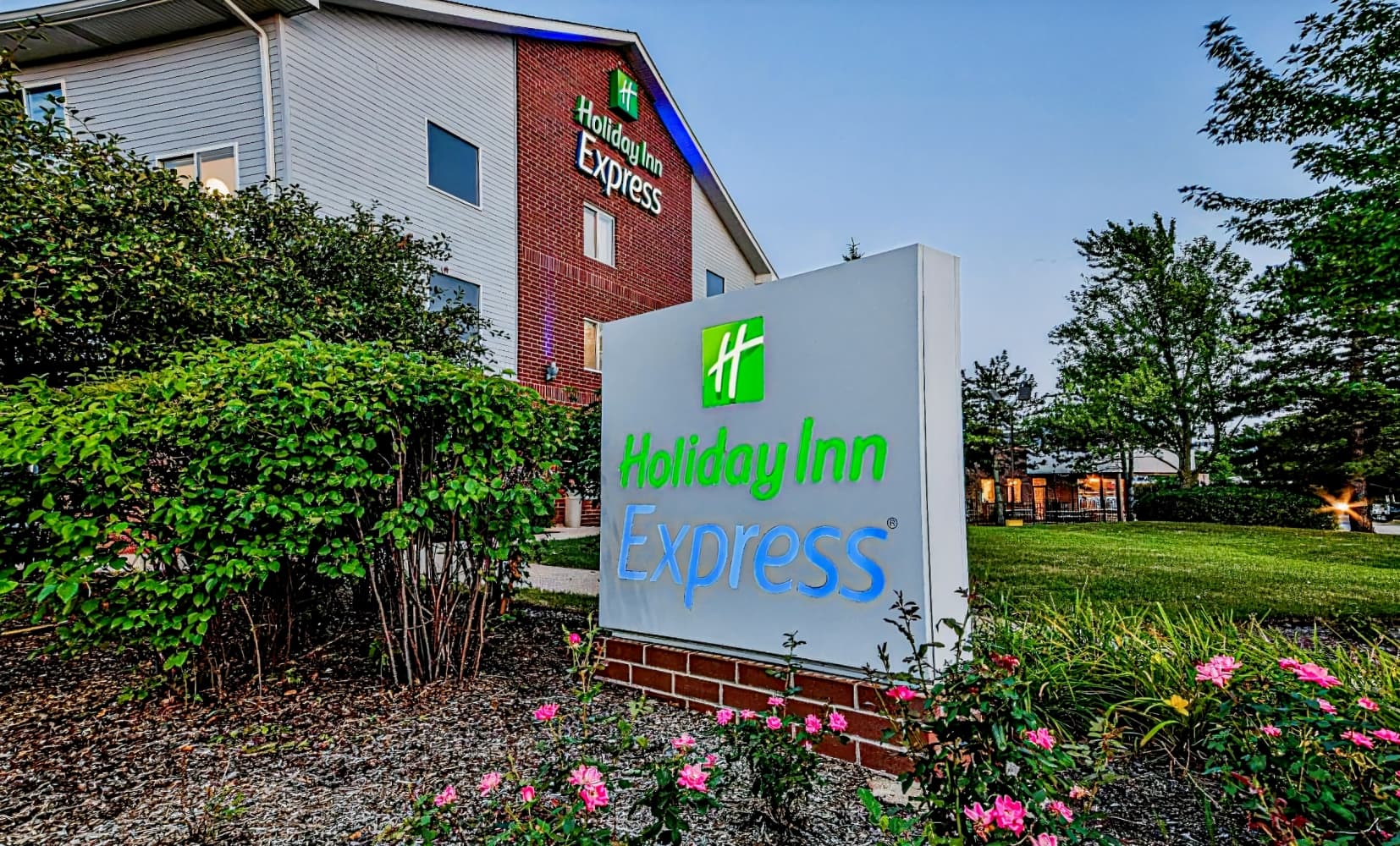 Holiday Inn Express Chicago Northwest-Vernon Hills, an IHG Hotel