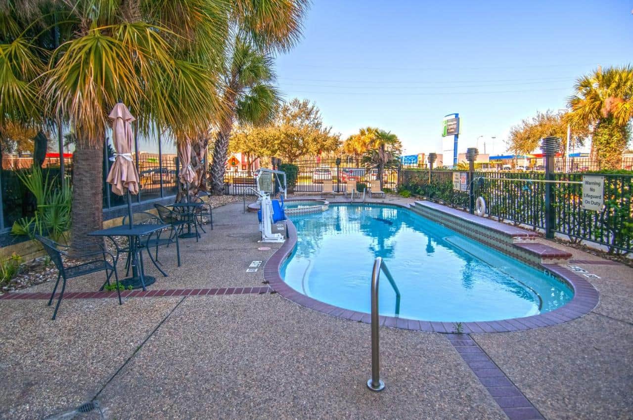 Holiday Inn Express Houston North Intercontinental