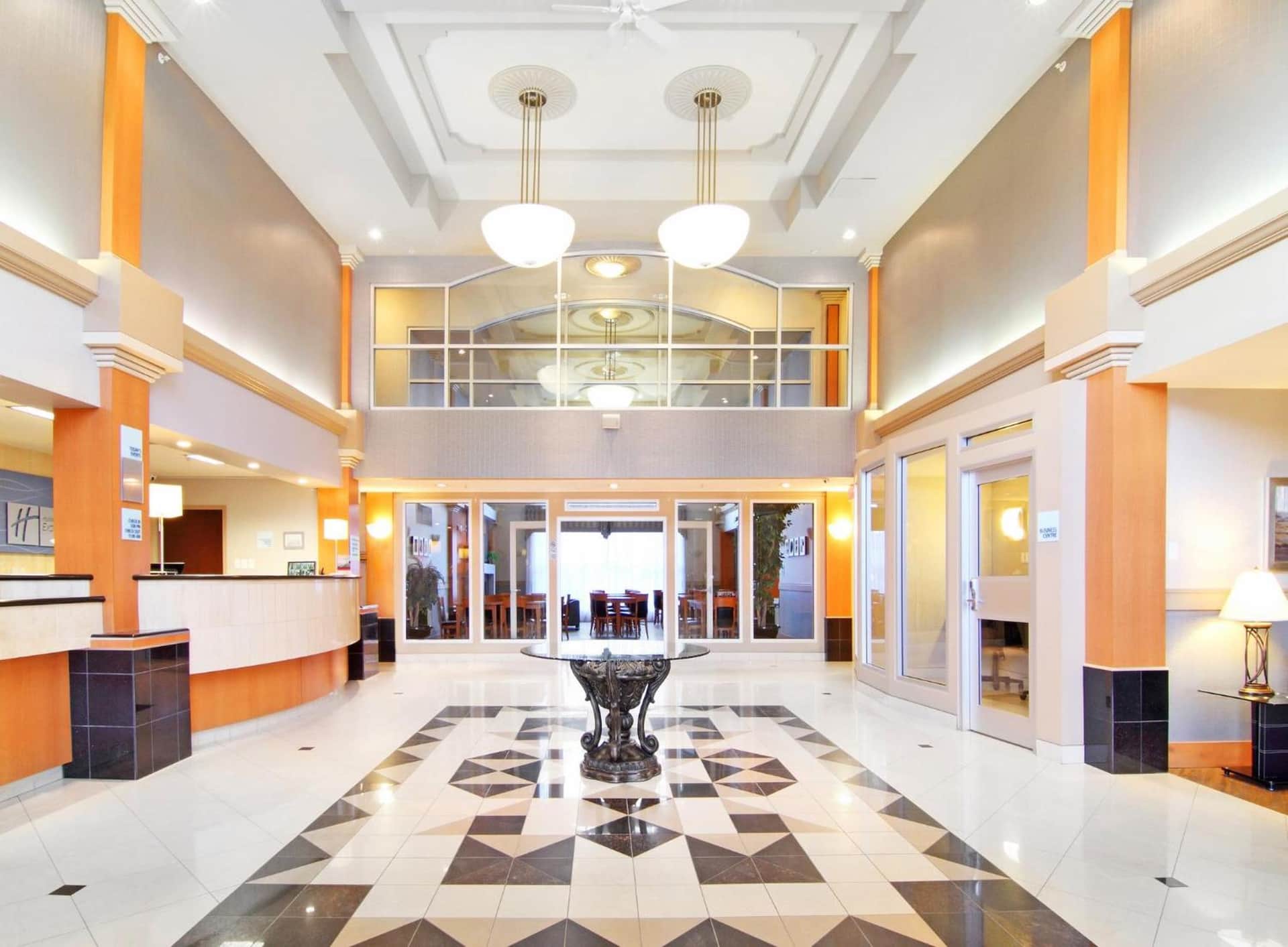 Holiday Inn Express & Suites, Calgary South McLeod Trail