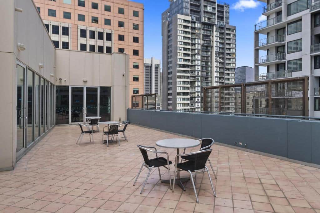 YEHS Melbourne Hotel CBD