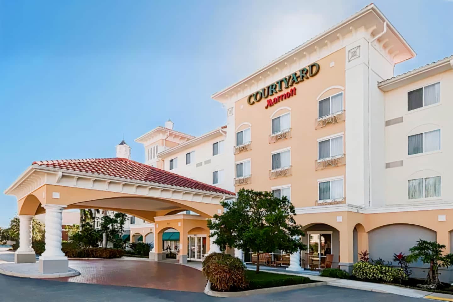 Courtyard Fort Myers at I-75 and Gulf Coast Town Center