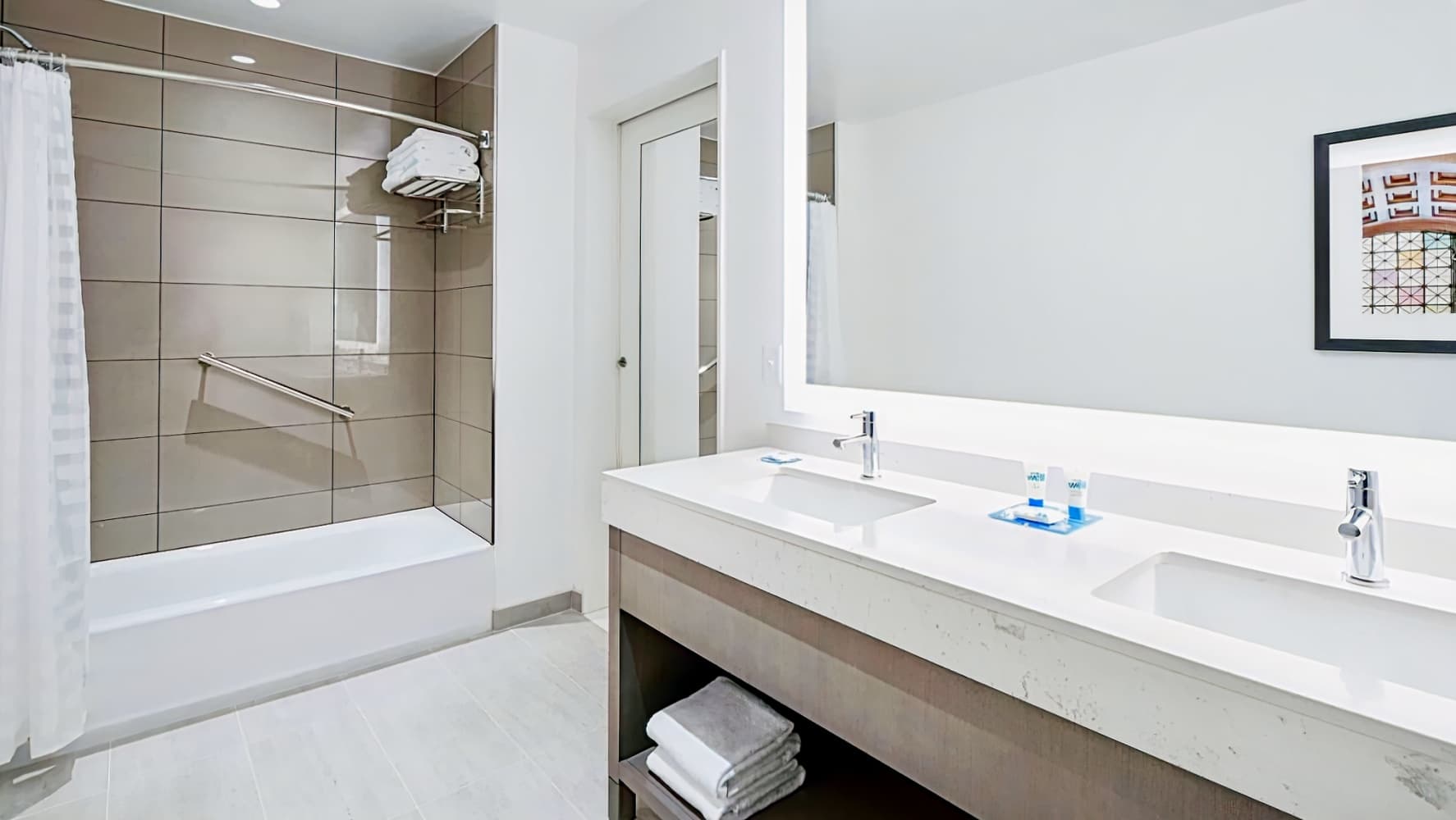 Hyatt House Washington DC / The Wharf