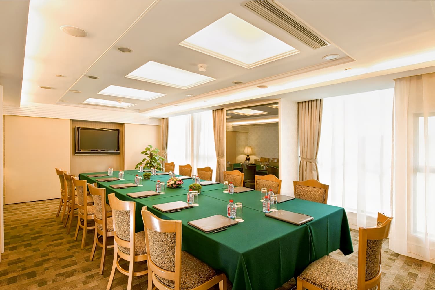 宏基國際賓館 ( Bishop Lei International House )