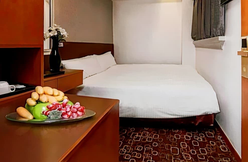 泛達太子軒 ( Lander Inn )