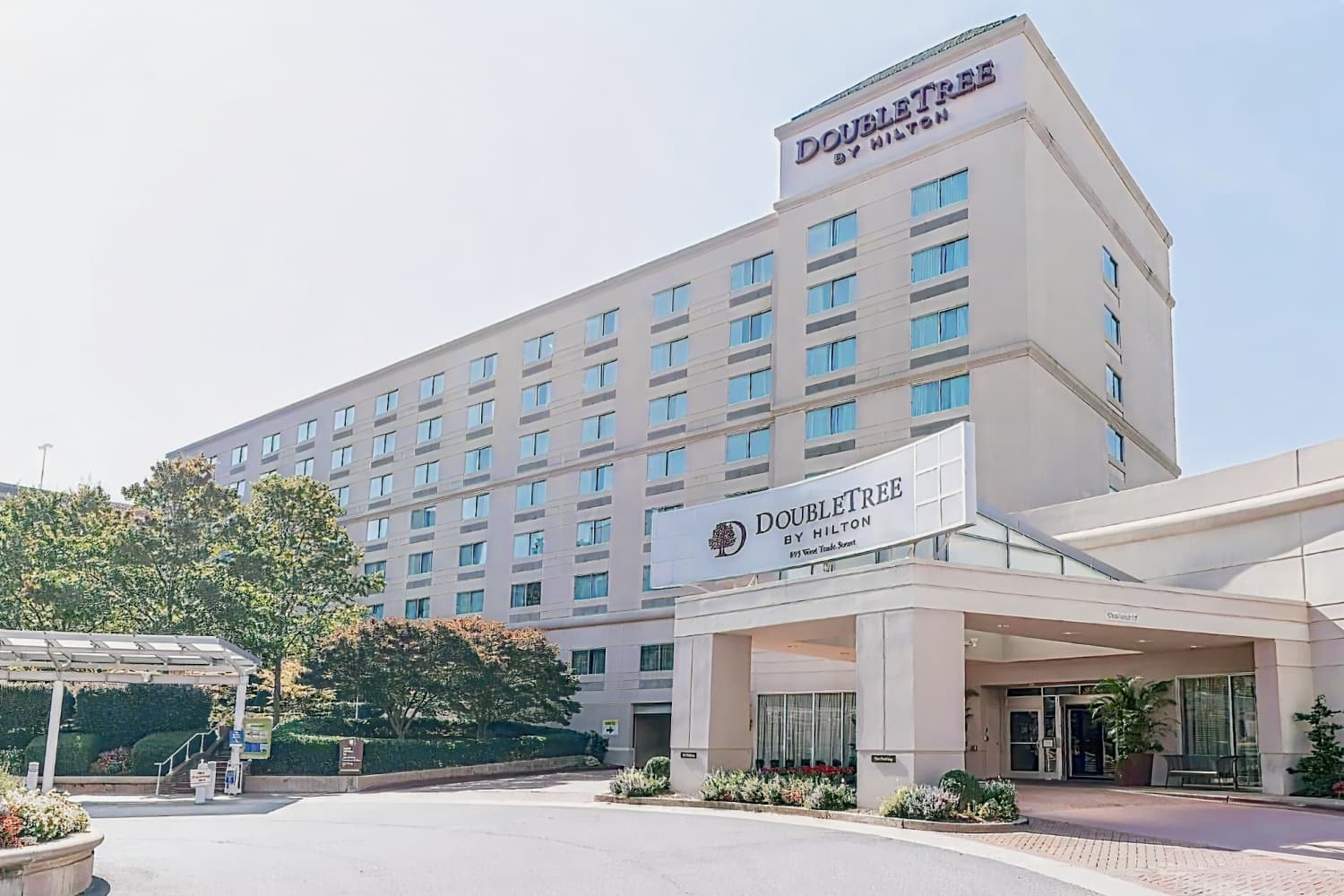 DoubleTree by Hilton Charlotte Gateway Village
