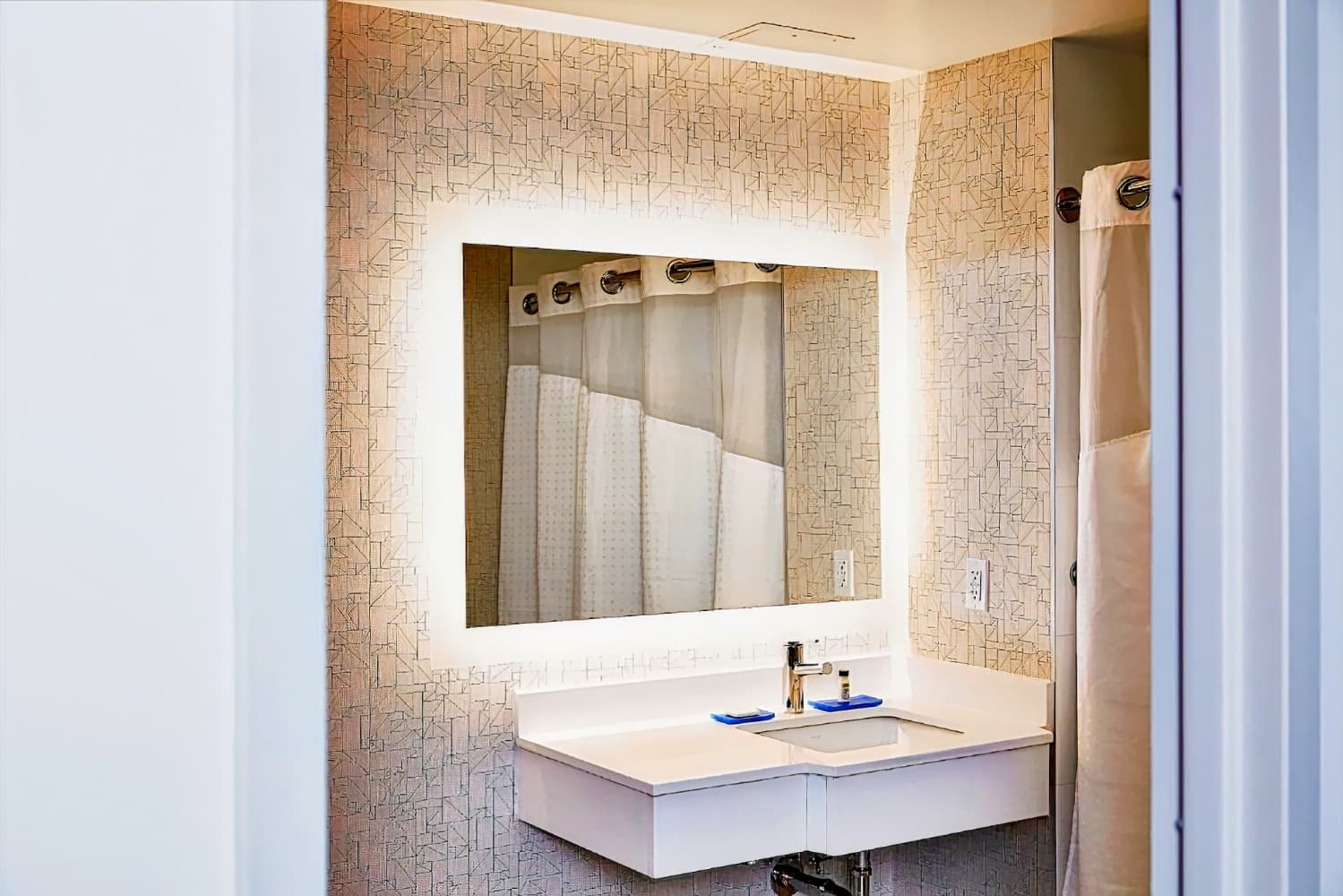 Holiday Inn Express Nyc Brooklyn - Sunset Park