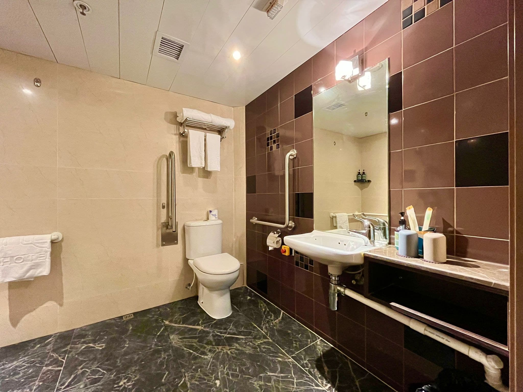 薈麗酒店 (Lander Grand Hotel)