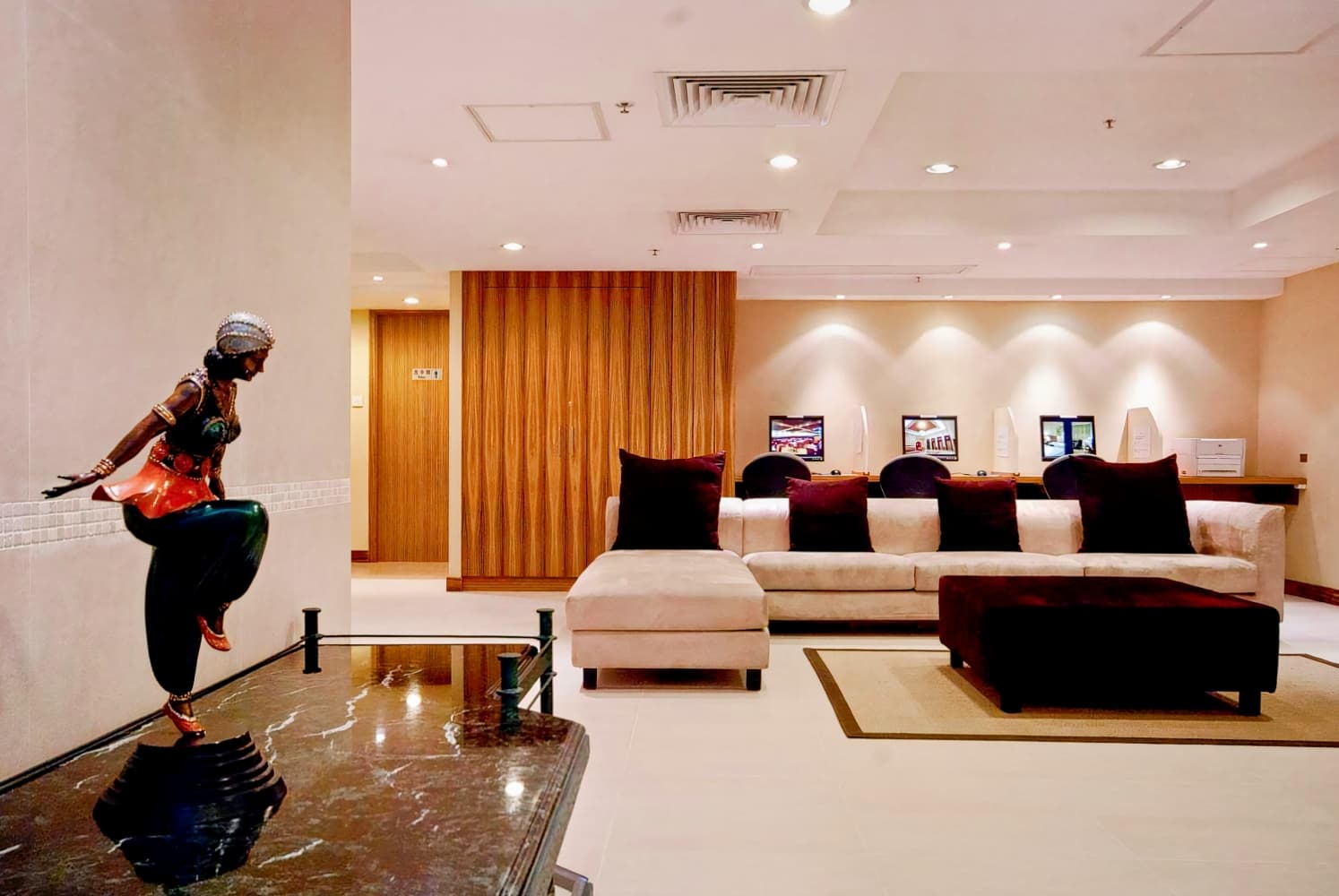 華大盛品酒店 (Best Western Plus Hotel Hong Kong)