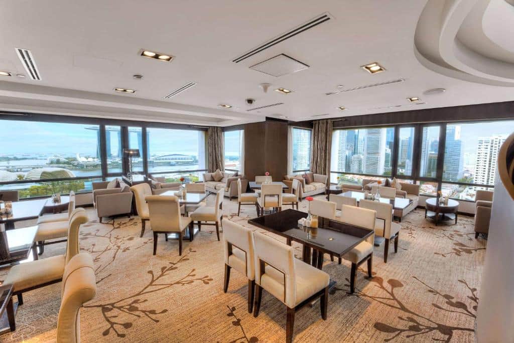 Peninsular Excelsior Hotel