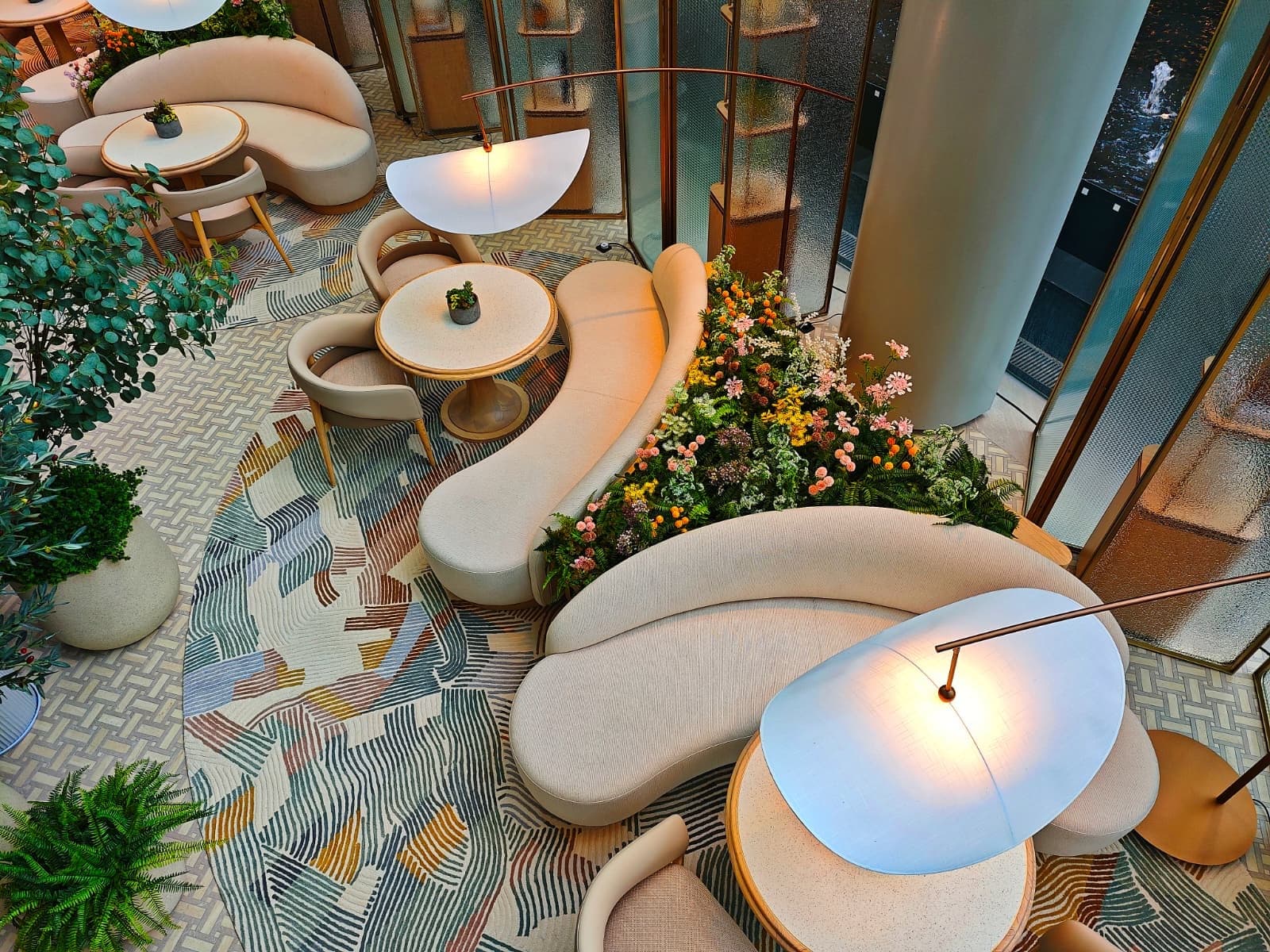 九龍東帝苑酒店 (前身:香港九龍東皇冠假日酒店)The Royal Garden Kowloon East