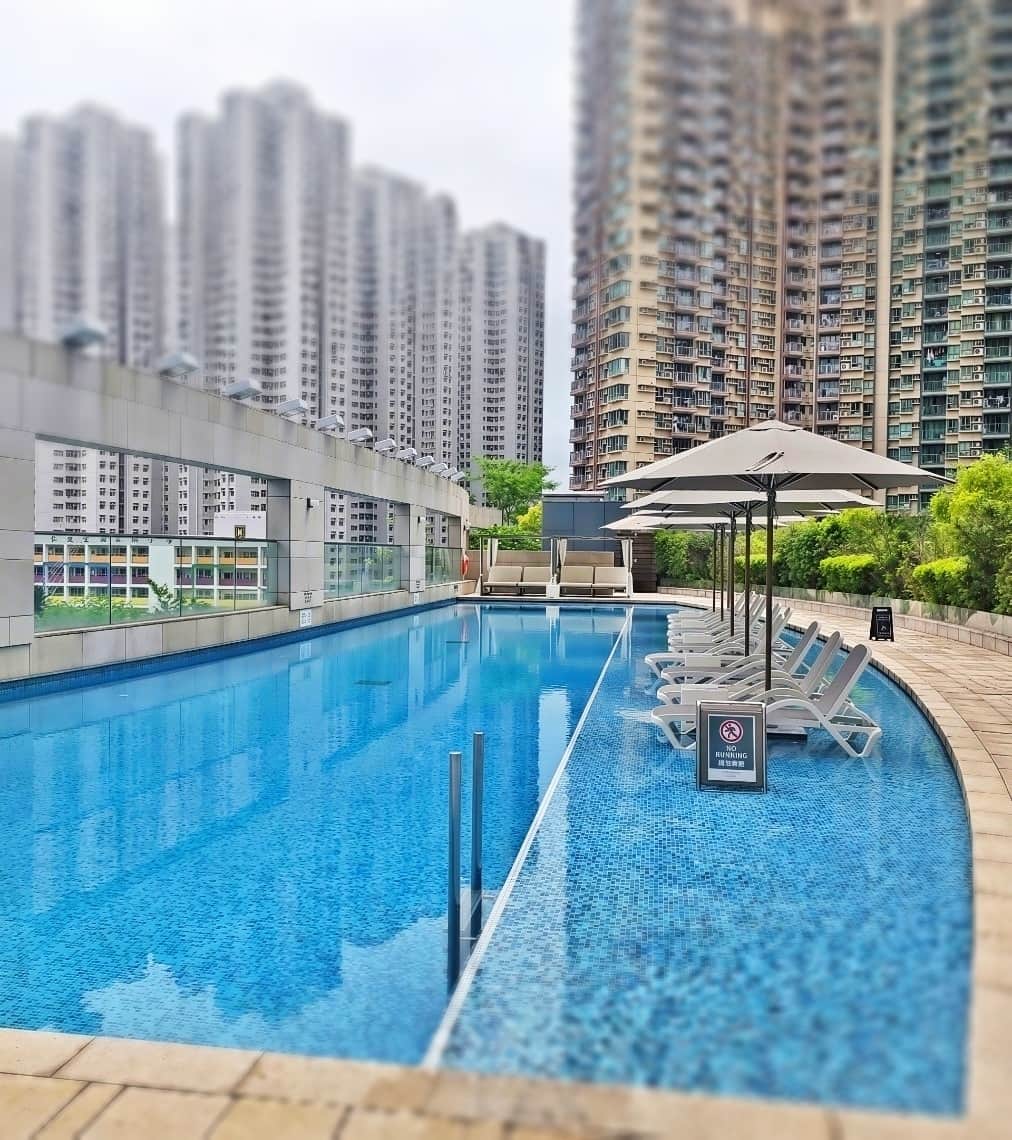 九龍東帝苑酒店 (前身:香港九龍東皇冠假日酒店)The Royal Garden Kowloon East