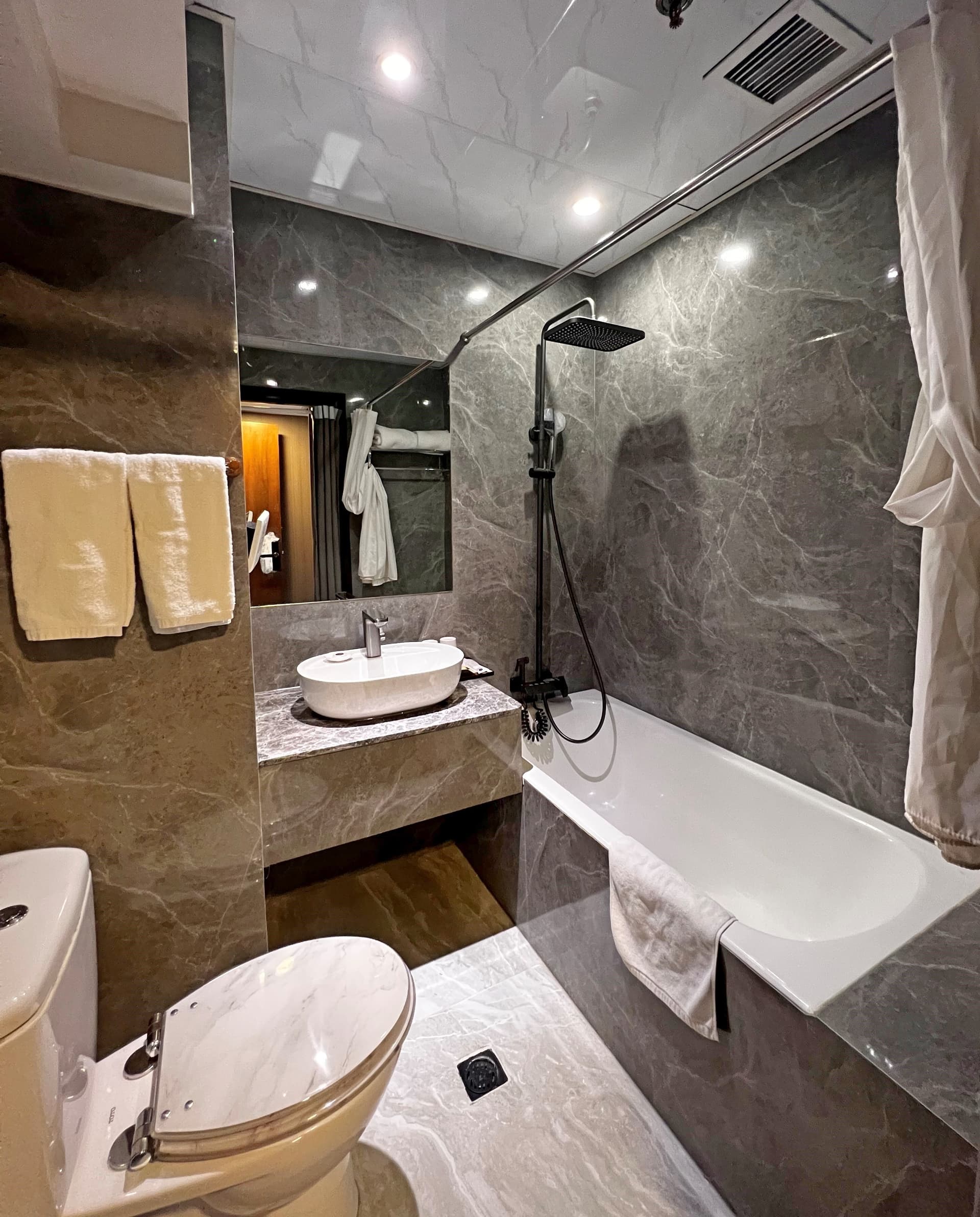 香港軒尼斯酒店 ( Hennessy Hotel )