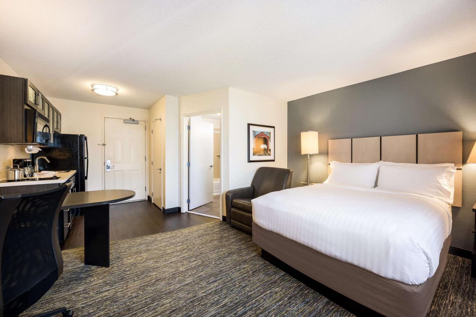 Sonesta Simply Suites Huntsville Research Park